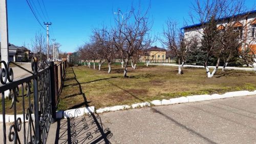 Ученики Большекабанской школы наводят порядок в своем селе
