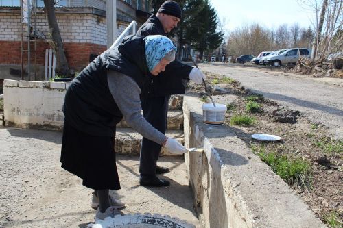 Сотрудники редакции газеты «Камская новь» приняли участие в субботнике в Лаишеве