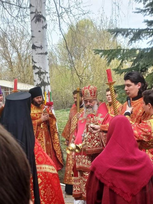 Митрополит Кирилл совершил Литургию в Преображенском храме села Большие Кабаны