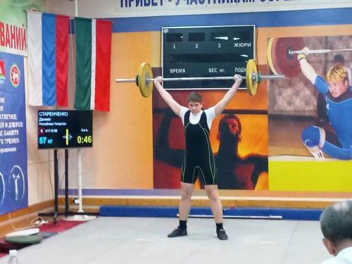 На Всероссийских соревнованиях лаишевские тяжелоатлеты завоевали медали всех достоинств