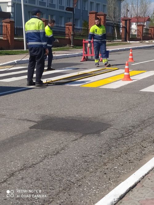 В Лаишево обновляют пешеходные переходы