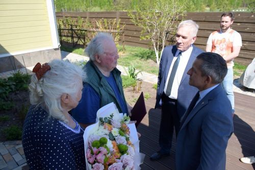 Ильдус Зарипов поздравил семью Демидовых с 60-летием бракосочетания