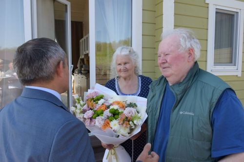 Ильдус Зарипов поздравил семью Демидовых с 60-летием бракосочетания