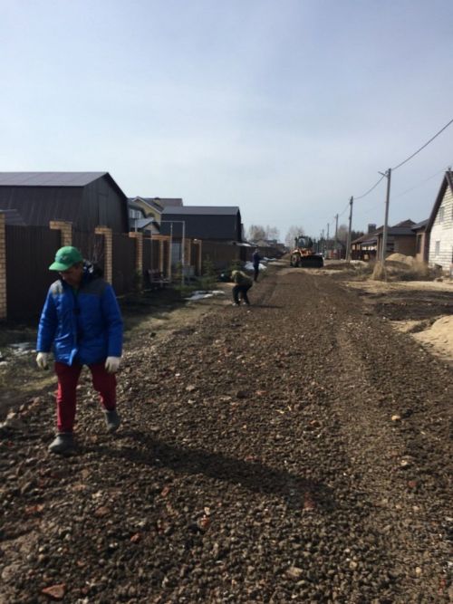 В Лаишевском районе сельчане за свой счет отремонтировали дорогу на своей улице