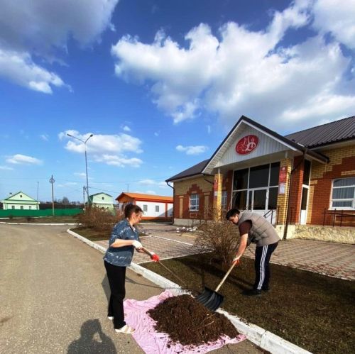 Жители Егорьевского поселения дружно вышли на субботник