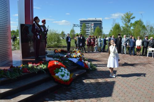 Новый памятник в селе Усады символизирует преемственность поколений