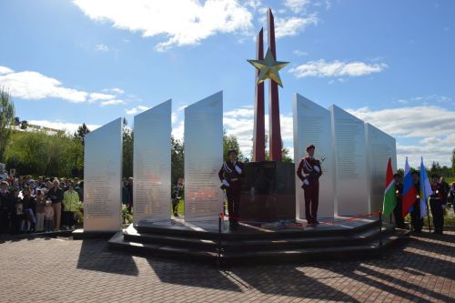 Новый памятник в селе Усады символизирует преемственность поколений
