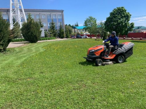 А в Лаишеве сегодня субботник