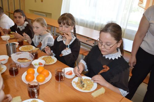 Общественные деятели республики и Лаишевского района проверили состояние школьного питания