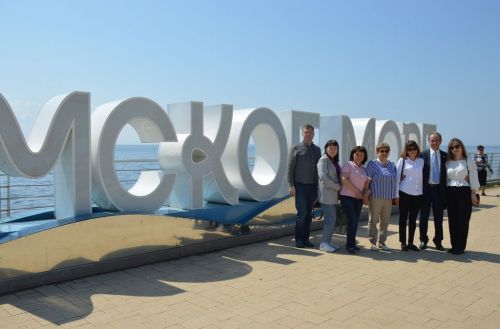 Тур по Лаишеву начался с тренировки по скандинавской ходьбе