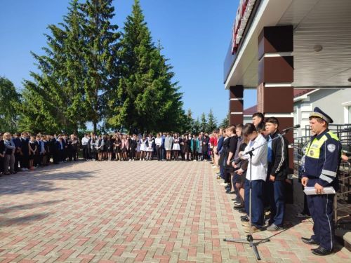 Накануне летних каникул в Лаишевской СОШ №2 говорили о безопасном поведении на дороге