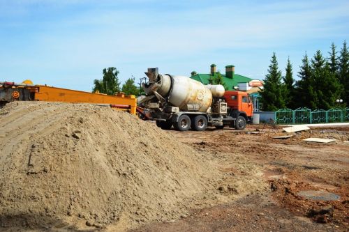 Продолжается строительство нового сквера в Лаишево по национальному проекту