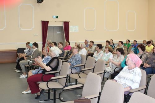Лаишевская публика познакомилась с уральским баянистом