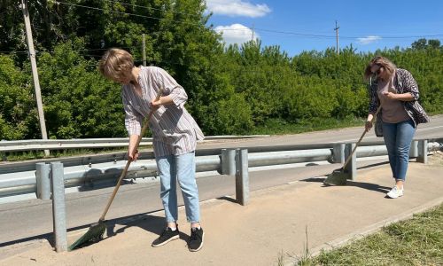 Совет и Исполком Лаишевского района вышли на субботник