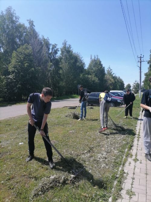 Лаишевский район продолжает убирать территорию