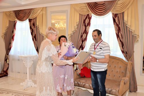 В отделе ЗАГС Лаишевского района поздравляли с 50-летием свадьбы Манаховых Андрея и Галину