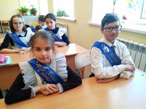 Последний звонок прозвенел для выпускников начальной школы