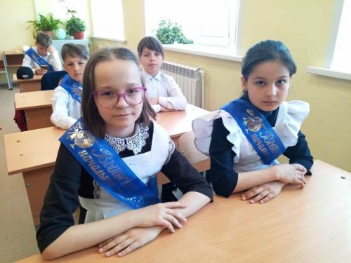 Последний звонок прозвенел для выпускников начальной школы