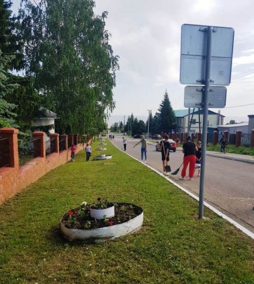 Лаишевский детский дом вышел на генеральную уборку