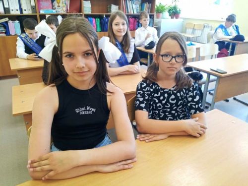 Последний звонок прозвенел для выпускников начальной школы
