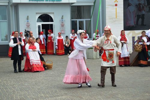 Главное действие Каравона в селе Никольское наблюдали сотни зрителей