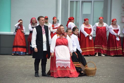 Главное действие Каравона в селе Никольское наблюдали сотни зрителей