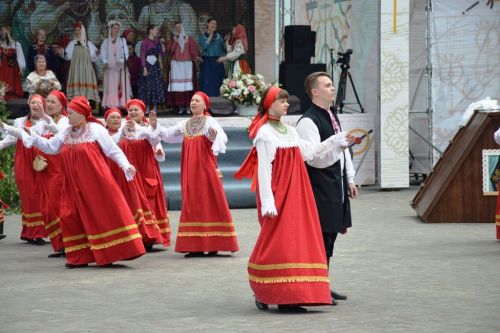 Главное действие Каравона в селе Никольское наблюдали сотни зрителей