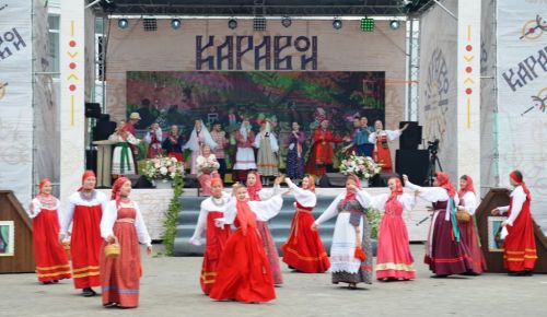 Главное действие Каравона в селе Никольское наблюдали сотни зрителей