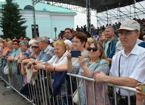 Главное действие Каравона в селе Никольское наблюдали сотни зрителей