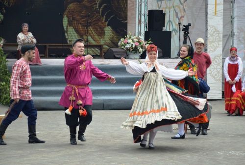 Главное действие Каравона в селе Никольское наблюдали сотни зрителей