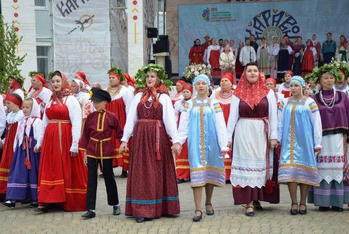 Главное действие Каравона в селе Никольское наблюдали сотни зрителей