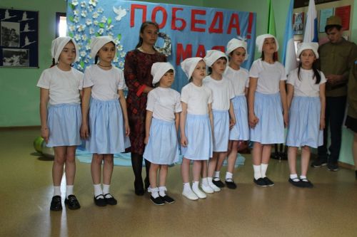 Учащиеся Лаишевской школы № 3 пели песни военных лет