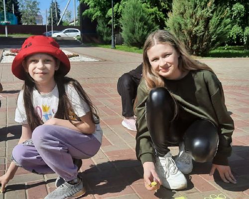 В летние каникулы для детей провели игры по безопасному поведению на дороге