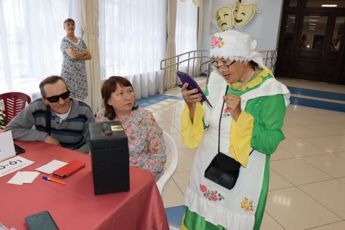 Клуб веселых и находчивых для людей с ограниченными возможностями по здоровью посвятили празднику «День России»