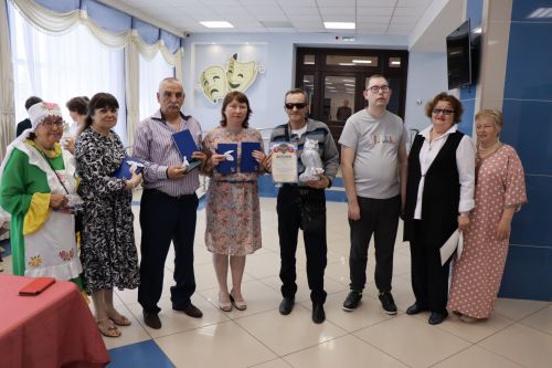Клуб веселых и находчивых для людей с ограниченными возможностями по здоровью посвятили празднику «День России»