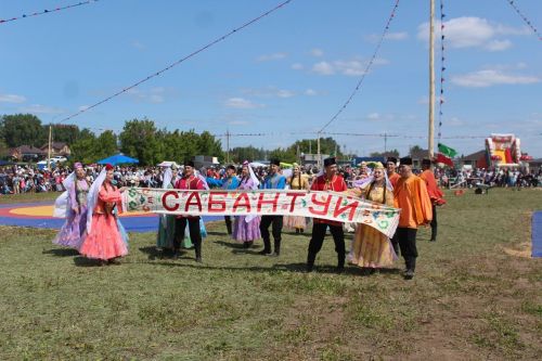 В Новых Сокурах Лаишевского района отмечают Сабантуй