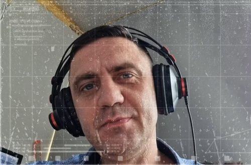 Певец и поэт Александр Бутков поет для читателей «Камской нови»