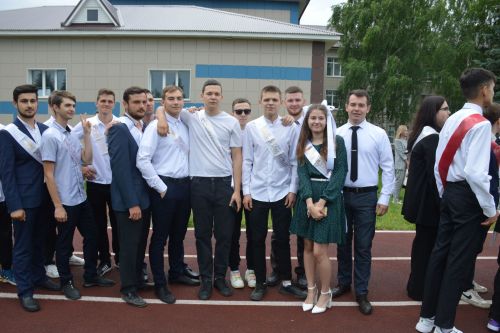 Для 176 выпускников Лаишевского технико-экономического техникума прозвенел последний звонок