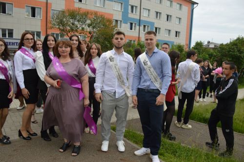 Для 176 выпускников Лаишевского технико-экономического техникума прозвенел последний звонок