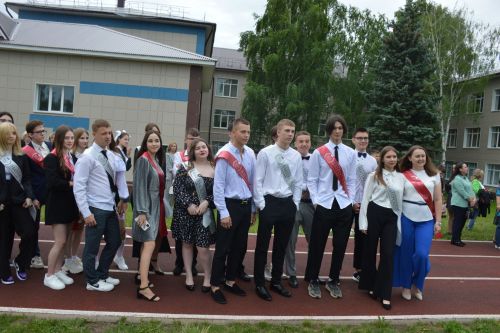Для 176 выпускников Лаишевского технико-экономического техникума прозвенел последний звонок
