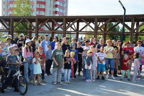 В Лаишево праздничная концертная программа привлекла в День защиты детей взрослых и юных зрителей