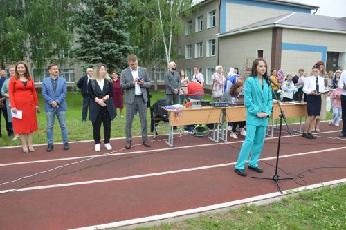 Для 176 выпускников Лаишевского технико-экономического техникума прозвенел последний звонок