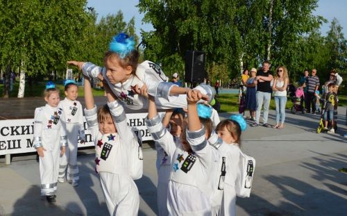 В Лаишево праздничная концертная программа привлекла в День защиты детей взрослых и юных зрителей