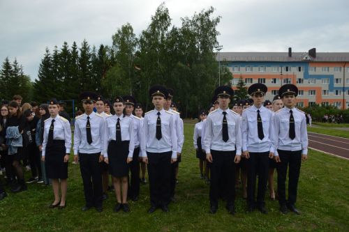Для 176 выпускников Лаишевского технико-экономического техникума прозвенел последний звонок