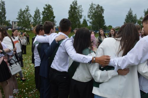 Для 176 выпускников Лаишевского технико-экономического техникума прозвенел последний звонок