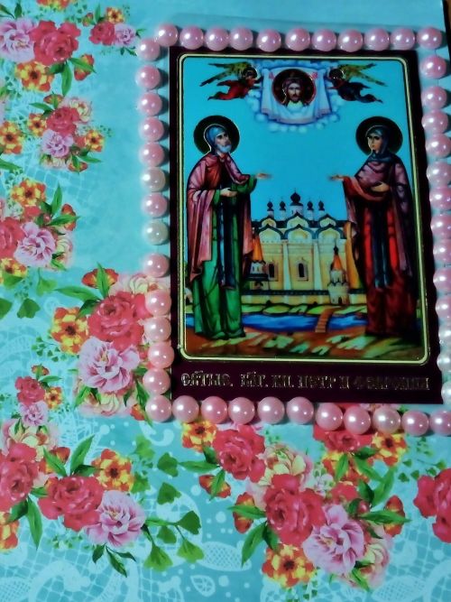 Лаишевская рукодельница сделала открытки к предстоящему празднику