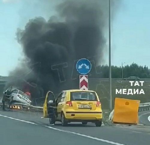 На выезде из Казани в сторону Лаишево горела машина