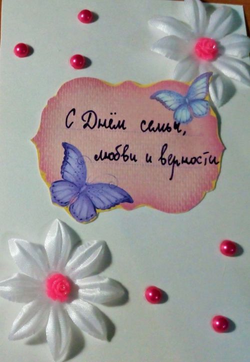 Лаишевская рукодельница сделала открытки к предстоящему празднику