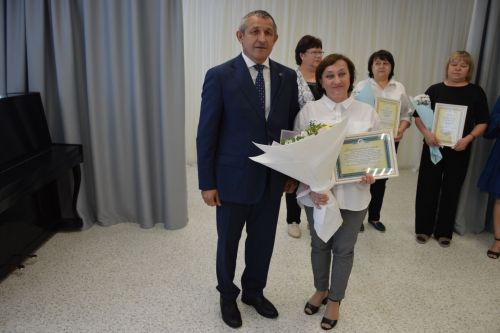 Сотрудников Лаишевского реабилитационного центра для детей и подростков с ограниченными возможностями здоровья поздравили с Днем социального работника
