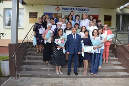 Глава Лаишевского района поздравил сотрудников «Комплексного центра социального обслуживания  населения «Золотая осень»